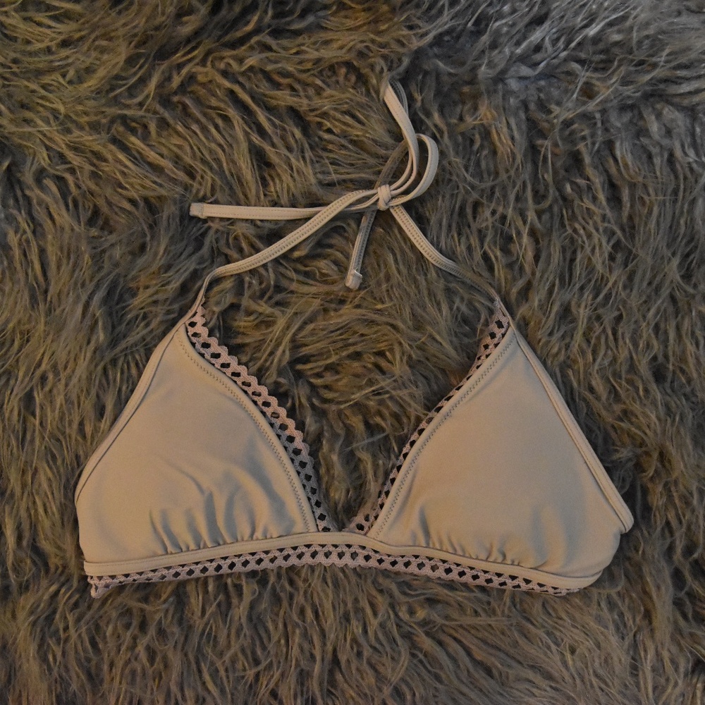 NWT: Aerie Grey Triangle Bikini Top - Picture 2 of 4